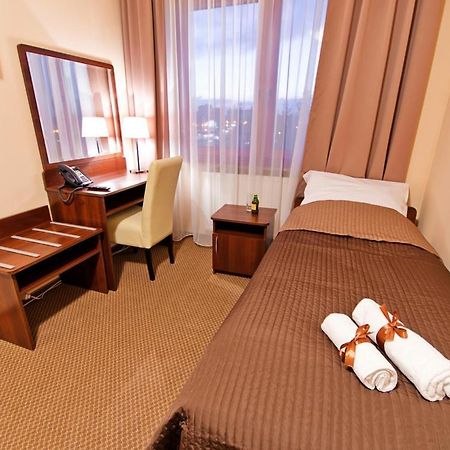 Hotel Wiatraczna Warsaw Exterior photo