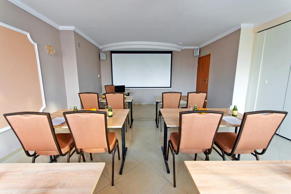 Hotel Wiatraczna Warsaw Exterior photo